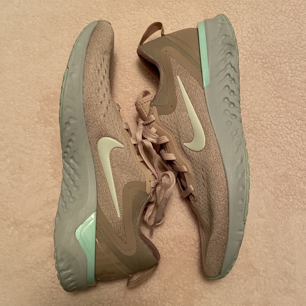 Euc Woman’s Nike Odyssey React - image 3